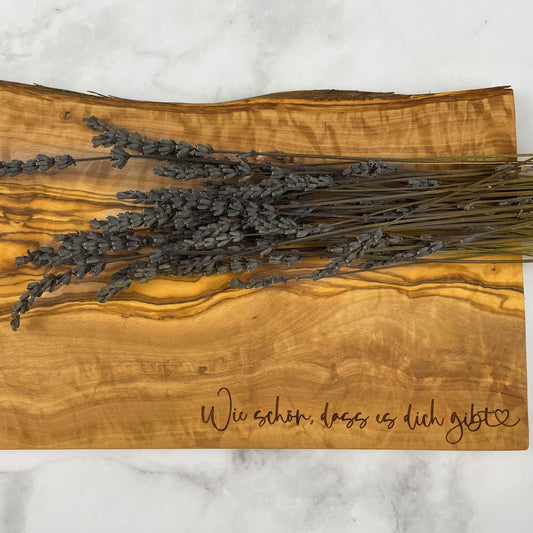Personalisiertes Schneidebrett aus Olivenholz - Wie schön, dass es dich gibt