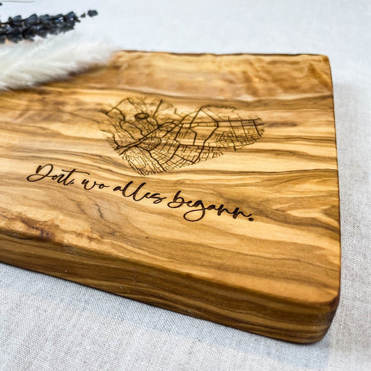 Personalisiertes Schneidebrett aus Olivenholz - Wo alles begann - Naturbedacht kaufen