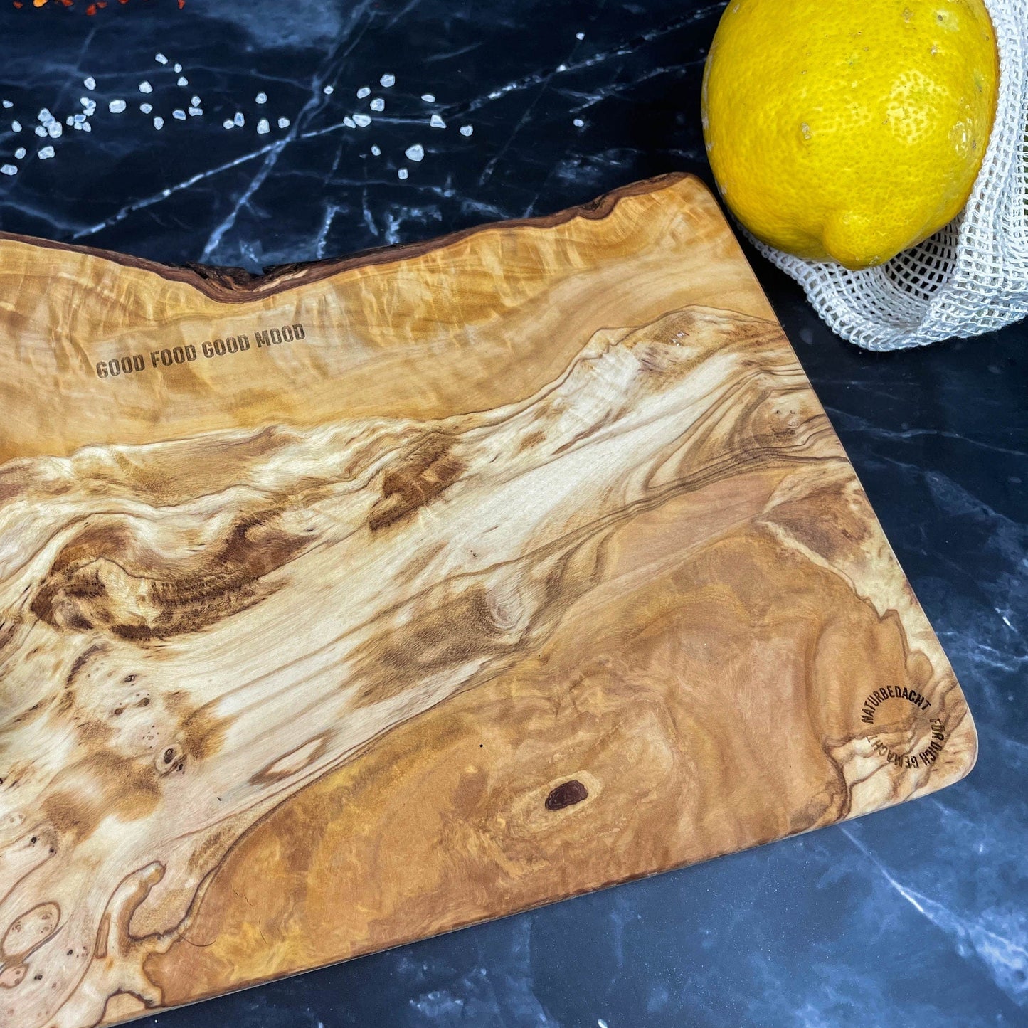 Personalisiertes Schneidebrett aus Olivenholz - Good food good mood