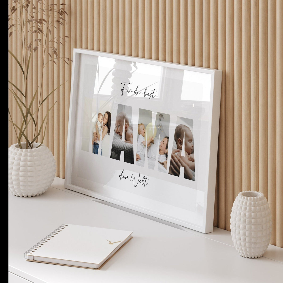 Rahmenposter mit Foto-Motiv „MAMA“ aus mehreren Bildern und handschriftlichem Spruch