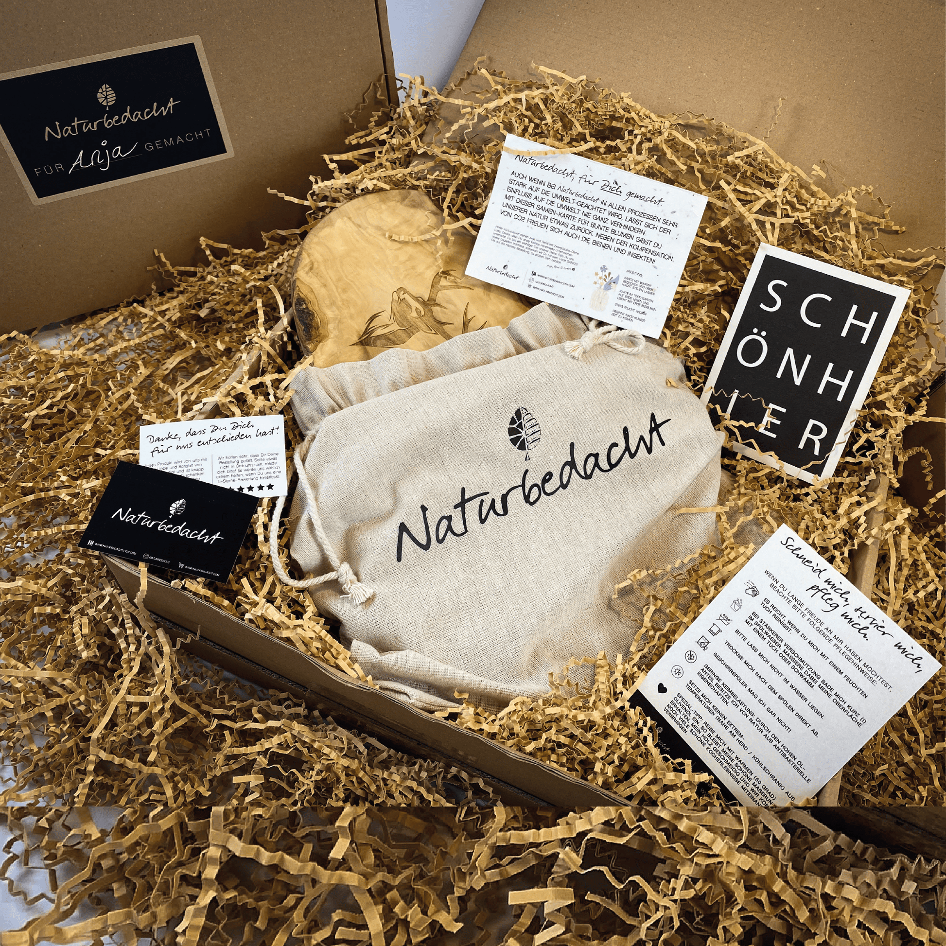 Personalisiertes Schneidebrett aus Olivenholz als Geschenk zum Muttertag - Naturbedacht kaufen