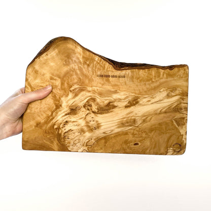 Personalisiertes Schneidebrett aus Olivenholz - Good food good mood - Naturbedacht kaufen