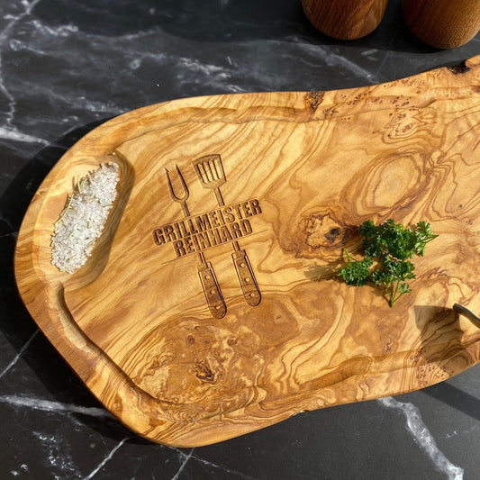 Personalisiertes Schneidebrett aus Olivenholz - Grillbesteck - Naturbedacht kaufen