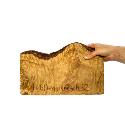 Personalisiertes Schneidebrett aus Olivenholz - Lieblingsmensch - Naturbedacht kaufen