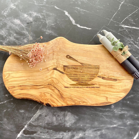 Personalisiertes Schneidebrett aus Olivenholz - Rezept der Liebe - Naturbedacht kaufen